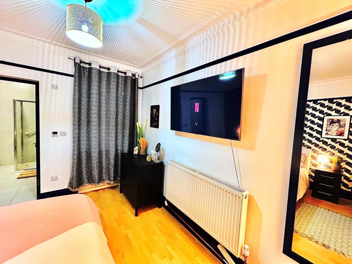 Rest Boutique Golders Green London Kültér fotó