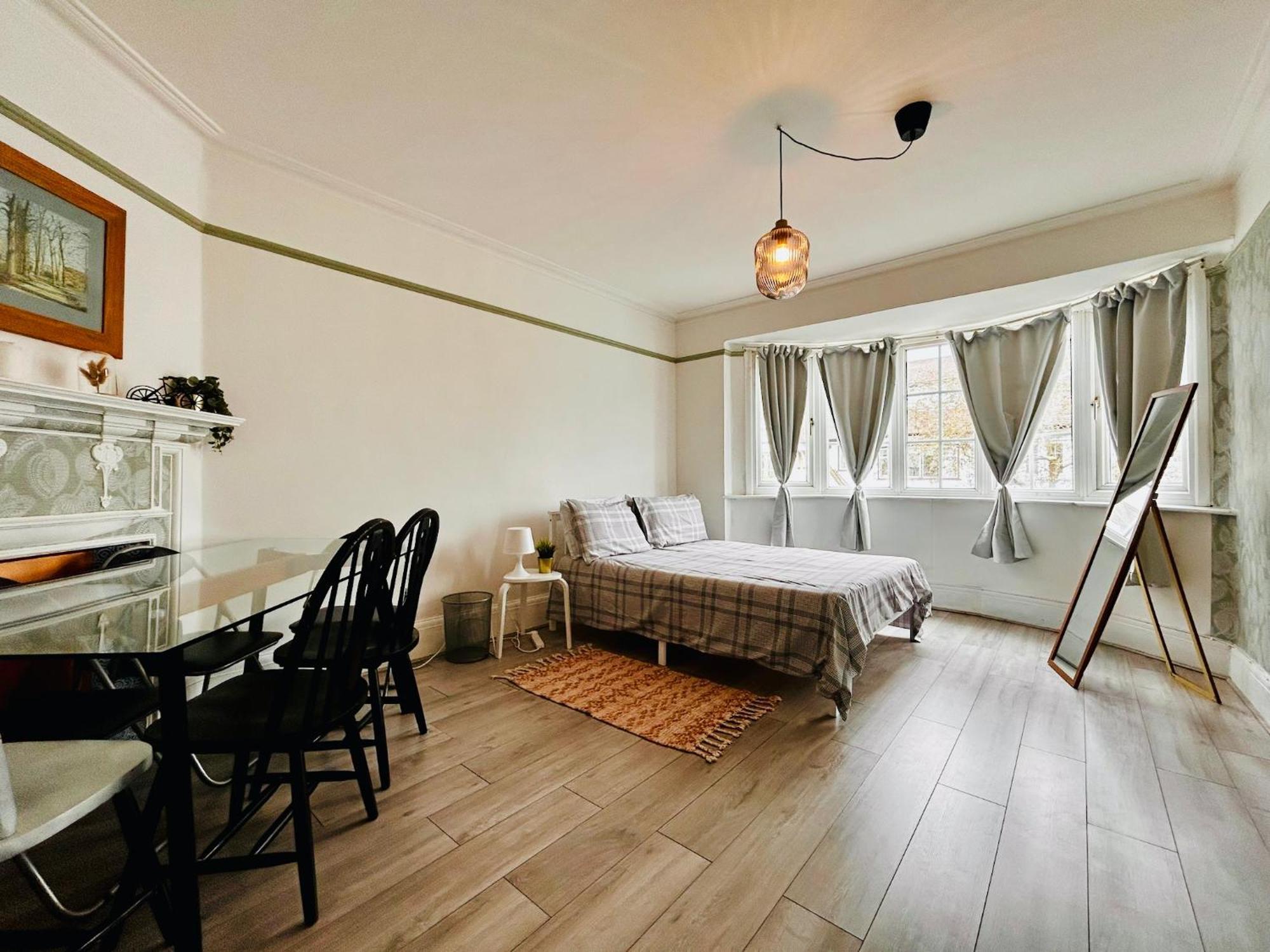 Rest Boutique Golders Green London Kültér fotó